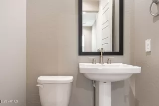 Photo #6: 6362221 Listing