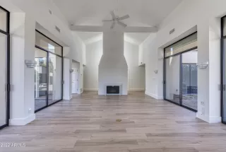 Photo #6: 6362860 Listing