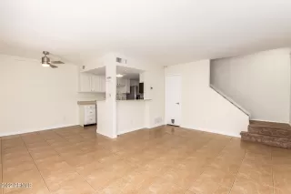 Photo #6: 6363067 Listing