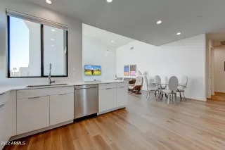 Photo #3: 6363817 Listing