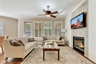 Photo #2: 6364347 Listing