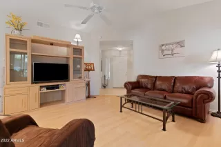 Photo #6: 6364631 Listing 