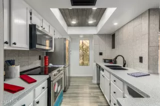 Photo #4: 6364660 Listing