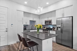 Photo #6: 6364816 Listing