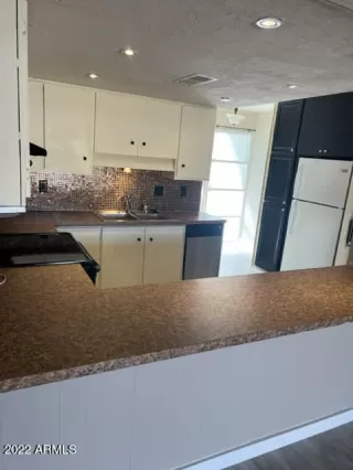 Photo #4: 6365441 Listing 