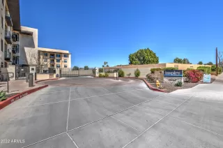 Photo #4: 6365986 Listing