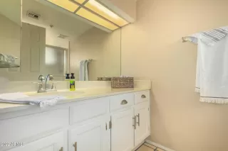 Photo #5: 6366307 Listing