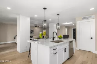 Photo #4: 6366473 Listing 