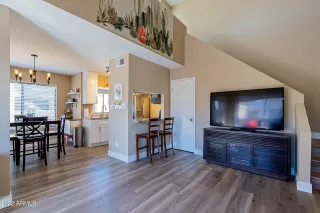 Photo #2: 6366503 Listing