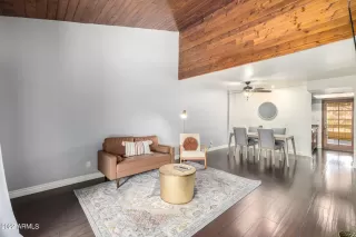 Photo #3: 6366956 Listing