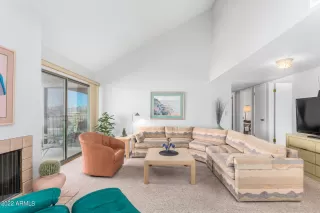 Photo #4: 6367167 Listing