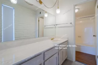 Photo #5: 6367209 Listing