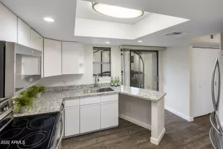 Photo #6: 6367476 Listing
