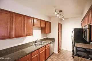 Photo #5: 6367539 Listing