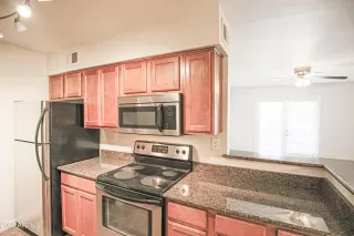 Photo #6: 6367539 Listing