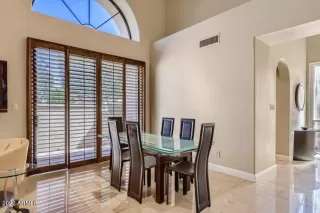 Photo #4: 6367859 Listing