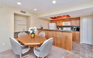 Photo #6: 6368071 Listing 