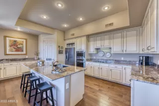 Photo #5: 6368097 Listing