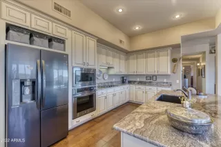 Photo #6: 6368097 Listing