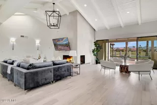 More Details about MLS # 6368267 : 5272 E ONYX AVENUE E