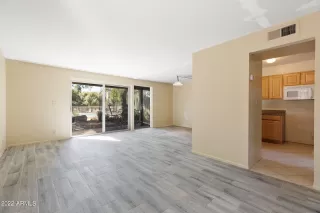 Photo #5: 6368603 Listing