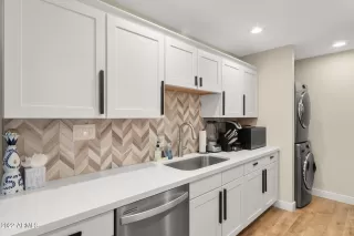 Photo #5: 6368815 Listing 