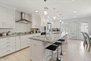 Photo #6: 6368869 Listing 