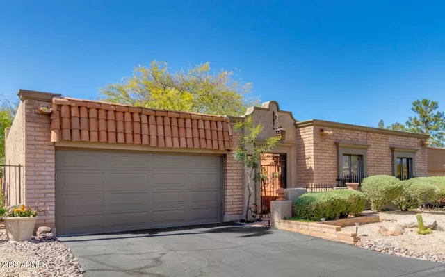 MLS: 6368942 Condo For Sale