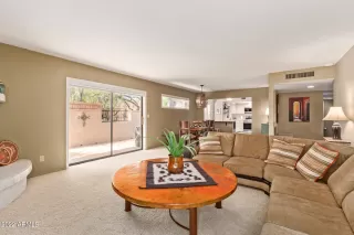 Photo #6: 6368942 Listing