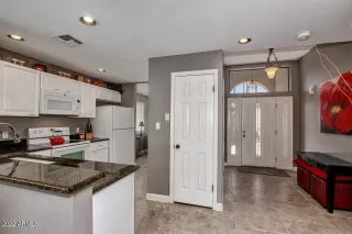 Photo #4: 6369013 Listing 