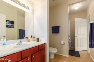 Photo #6: 6369971 Listing