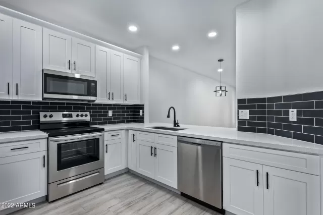 MLS: 6370018 Condo For Sale