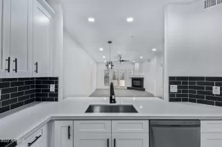 Photo #2: 6370018 Listing