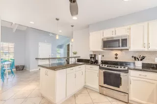 Photo #5: 6370037 Listing 
