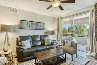 Photo #3: 6370429 Listing