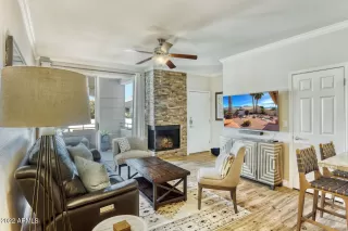 Photo #6: 6370429 Listing