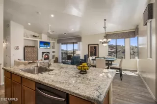 Photo #6: 6370900 Listing