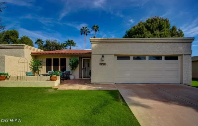 MLS: 6371047 Condo For Sale