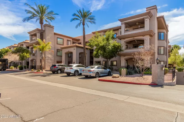 MLS: 6371103 Condo For Sale