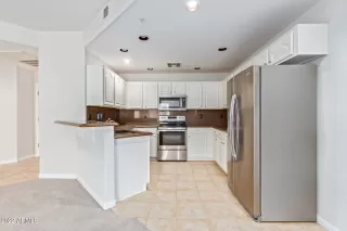 Photo #5: 6371103 Listing