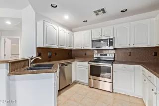 Photo #6: 6371103 Listing