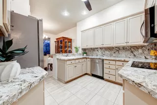 Photo #4: 6371216 Listing