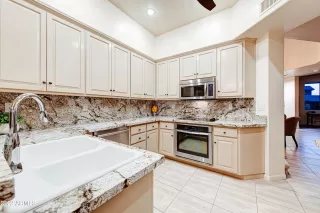 Photo #5: 6371216 Listing