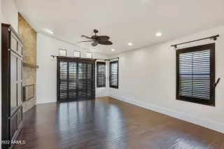 Photo #4: 6371427 Listing