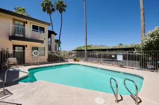 Photo #2: 6372036 Listing 