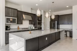 Photo #6: 6372111 Listing