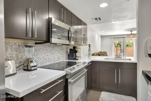 MLS: 6372132 Condo For Sale