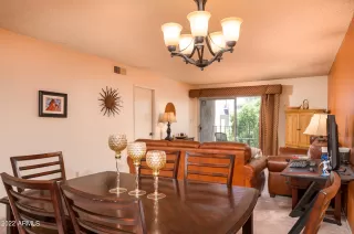 Photo #5: 6372167 Listing