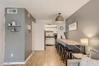 Photo #4: 6372173 Listing 