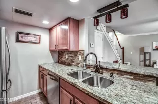 Photo #4: 6372259 Listing